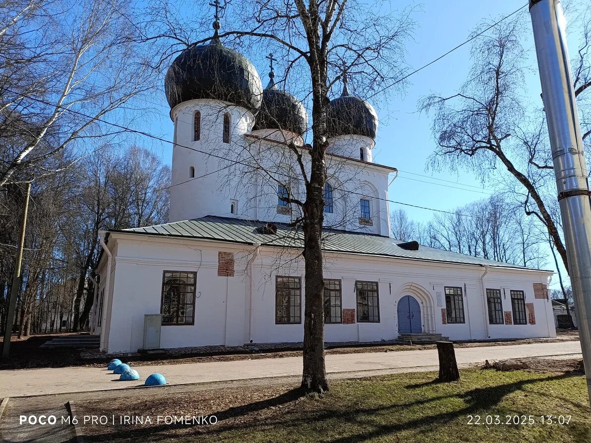 Собор Рождества Богородицы Антониева монастыря. Фото автора (листайте галерею)