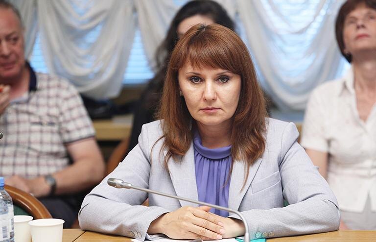 Светлана Бессараб — российский государственный и политический деятель, депутат Государственной думы VII и VIII созывов. Светлана Бессараб — член комитета Государственной Думы по труду, социальной политике и делам ветеранов с 6 декабря 2016 года, член фракции «Единая Россия».