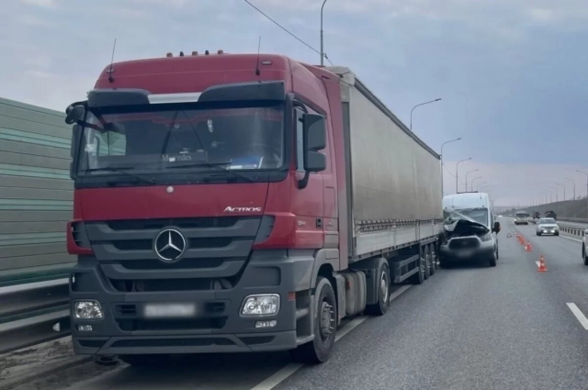    Маршрутка въехала в фуру под Волгоградом