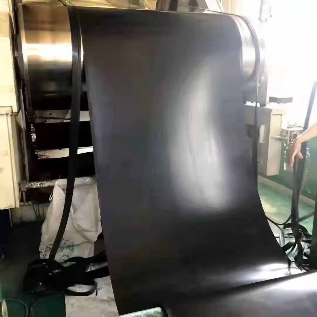 Резиновая электропроводящая пластина РЭП ТУ 22.19.20.120-146-75233153-2025 из резиновой смеси АР-3 