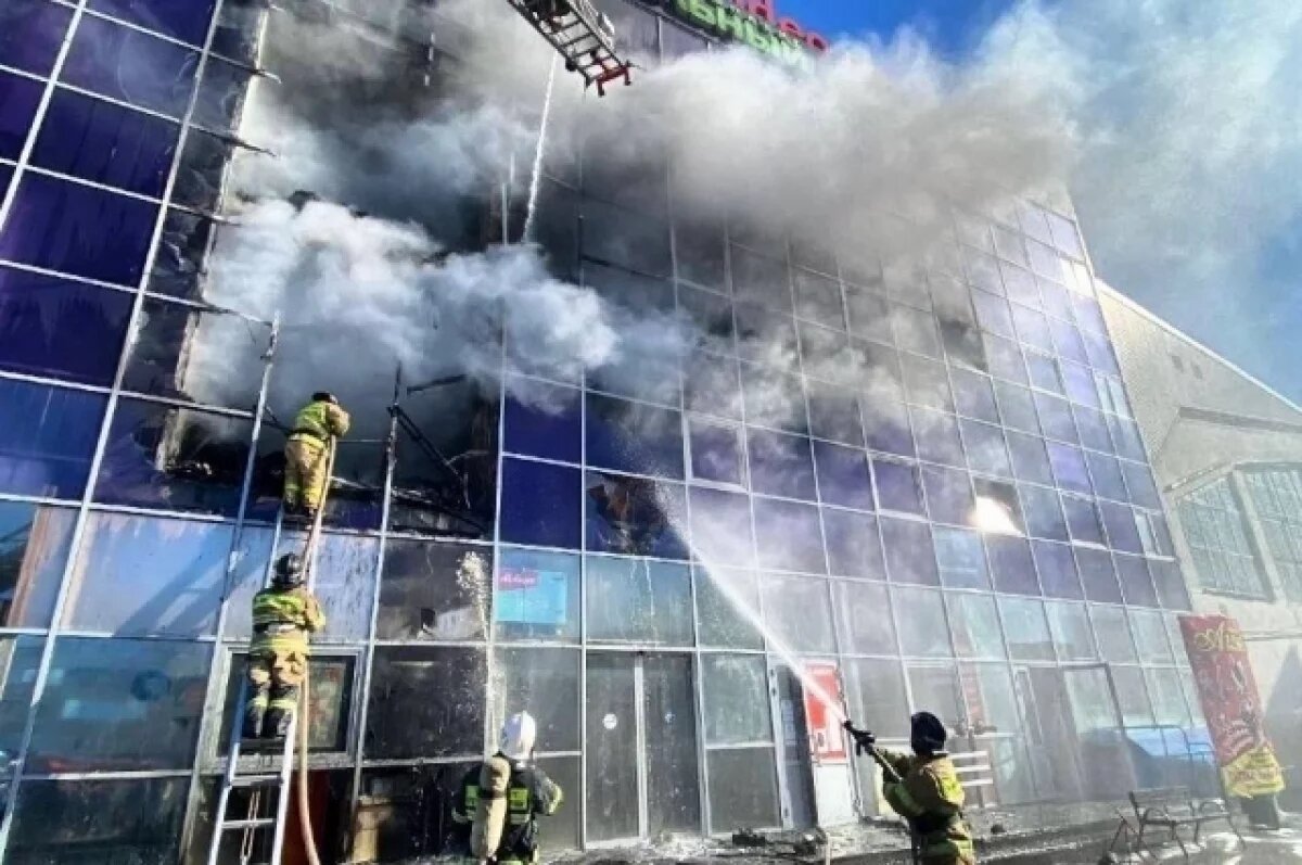    В Башкирии из-за пожара из торгового комплекса эвакуировали 265 человек