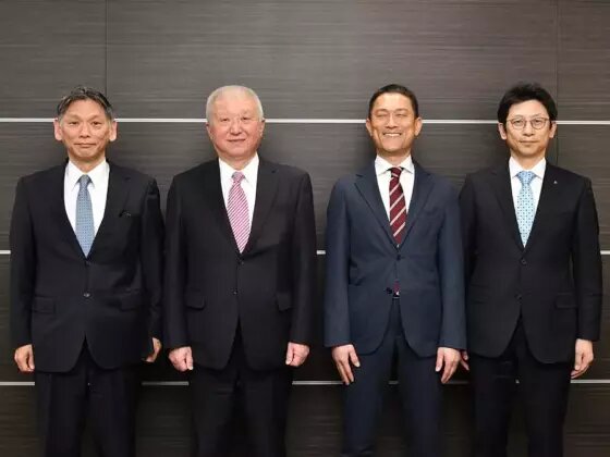     Фото с заключения контракта, руководители судостроительных предприятий и представители заказчиков / MHI Group