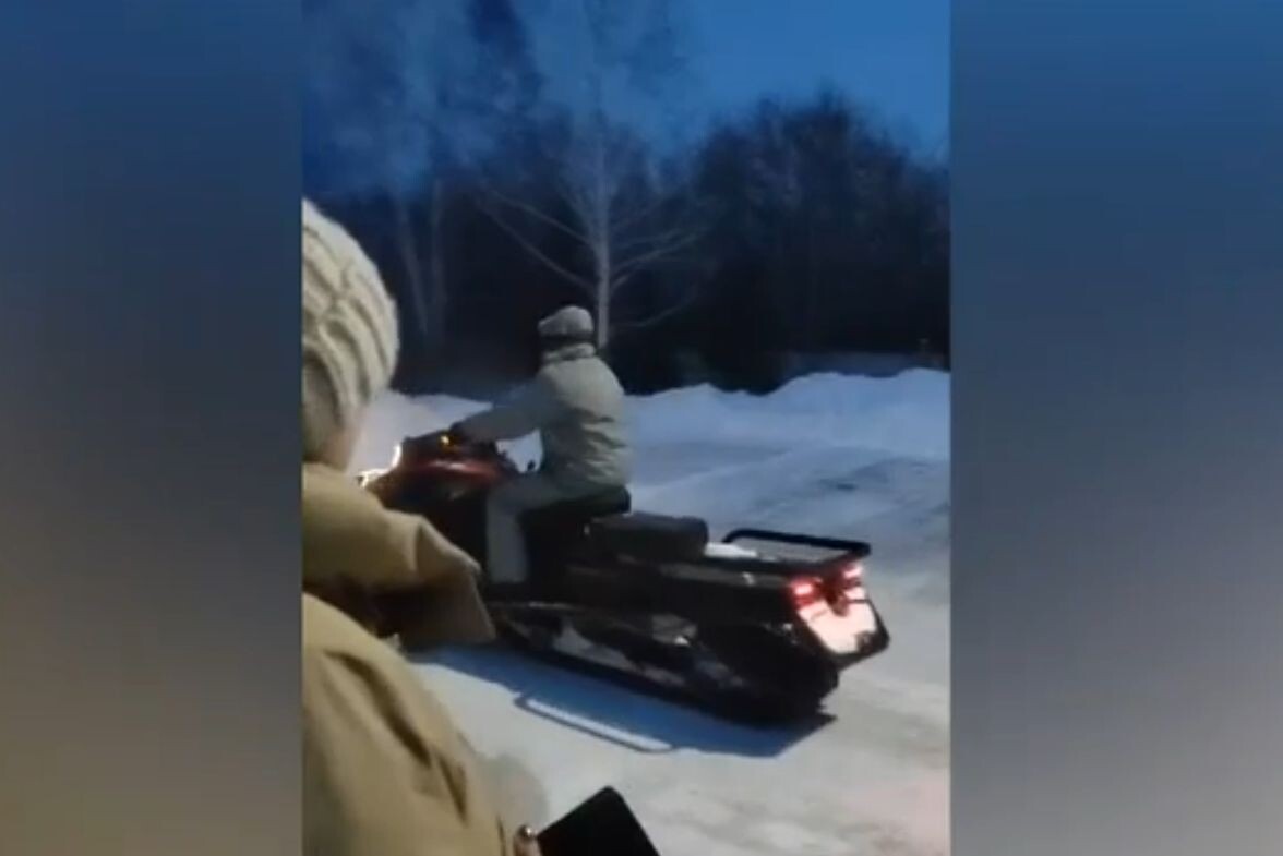     В Ачинске остановили пьяного водителя снегохода