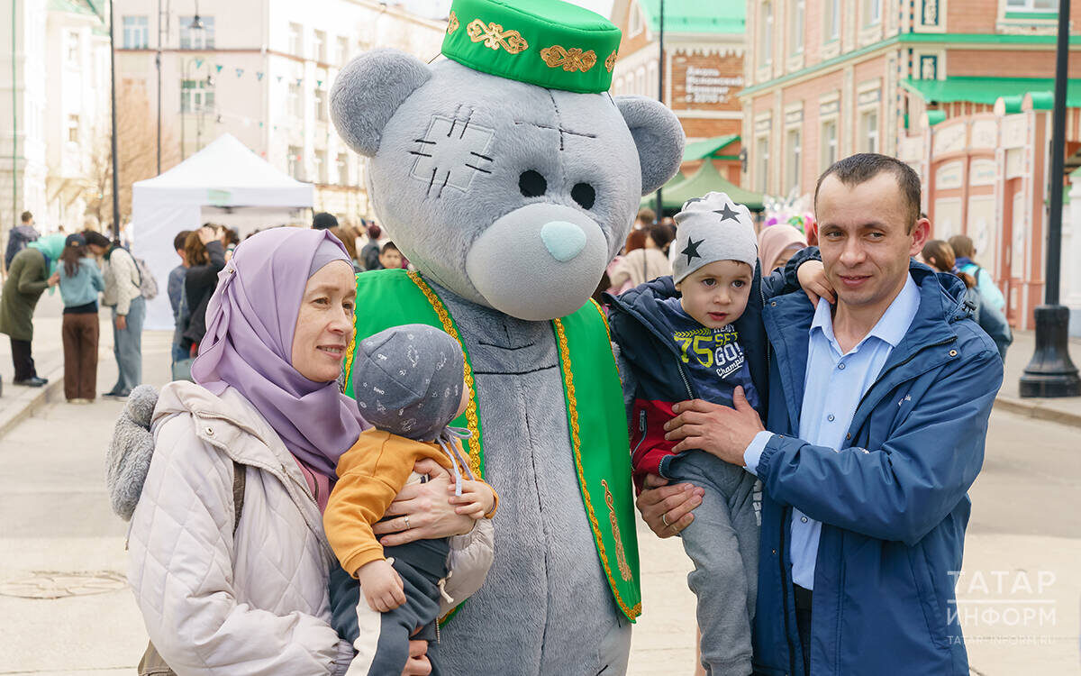 «В Татарстане сейчас есть такая тенденция, что этот день становится праздником для всей семьи и для детей, а не только для взрослых»Фото: © Салават Камалетдинов / «Татар-информ»