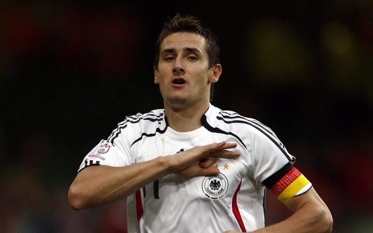 Миро Клозе, капитан и чемпион: какие могут быть вопросы?