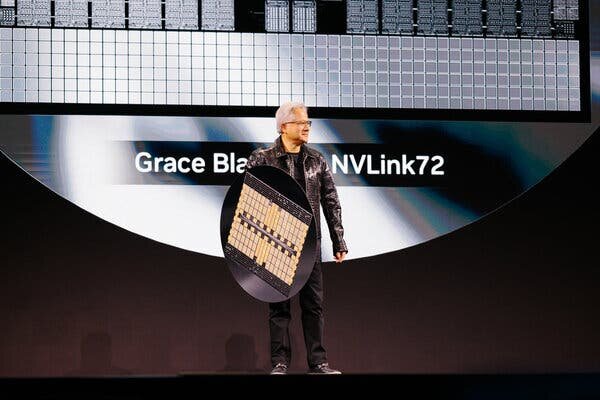 Дженсен Хуанг — генеральный директор Nvidia, которой принадлежит около 3% акций CoreWeave и которая поставляет большую часть чипов для искусственного интеллекта.Источник...Стелла Калинина для The New York TimesИзображение