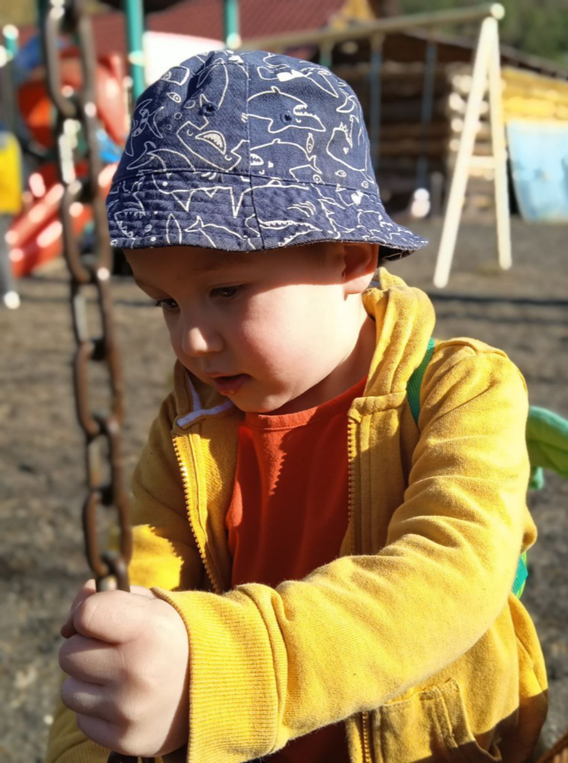 Бамбатик в жёлтом.