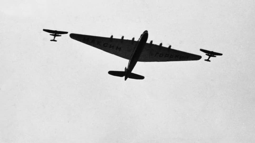 «Полеты И5 были сделаны только для сравнения масштабов машин в воздухе».📷Фото: Фотоархив журнала «Огонёк» / Коммерсантъ