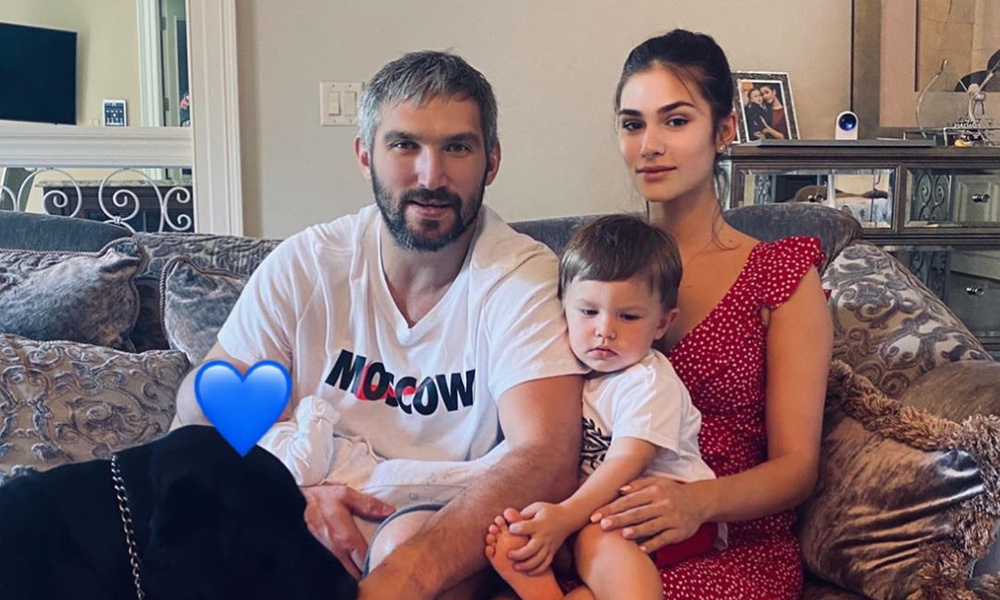 Овечкин и Шубская с детьми