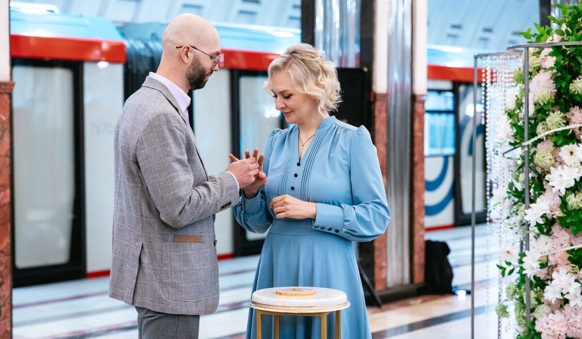     Свадьба в метро. Источник: mos.ru Автор фото: Пресс-служба Мэра и Правительства Москвы