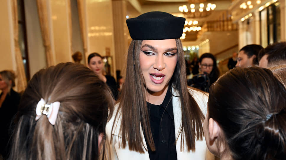 Бьюти-блогер Алексей Жидковский во время церемонии награждения победителей рейтинга премии телеканала Fashion TV Russia «100 самых стильных 2025» .📷Фото: Ирина Бужор / Коммерсантъ