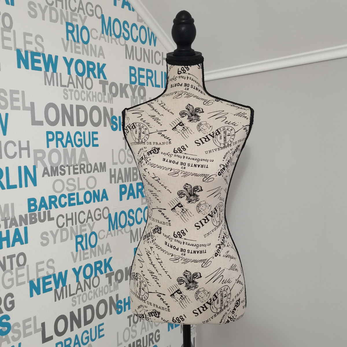 Размер маленький - 42. Высота 165 см. 