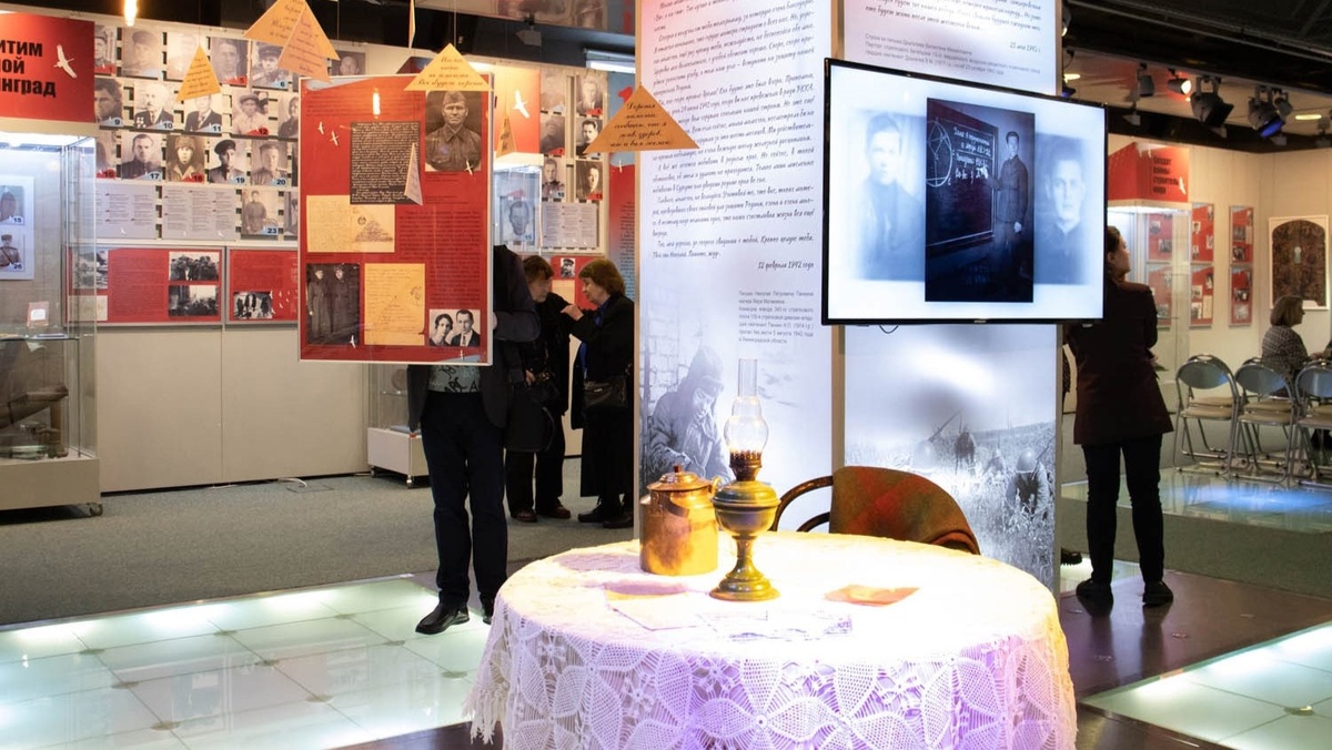   В Сургутском краеведческом музее открылась выставка, посвящённая 80-летию Победы