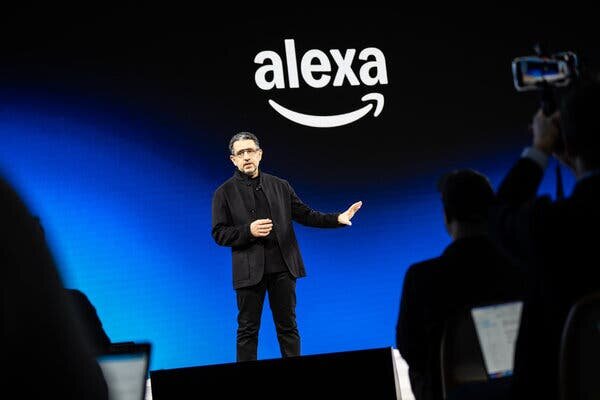 Панос Панай, глава подразделения Amazon по устройствам.Фото...Грэма Дики/The New York TimesИзображение