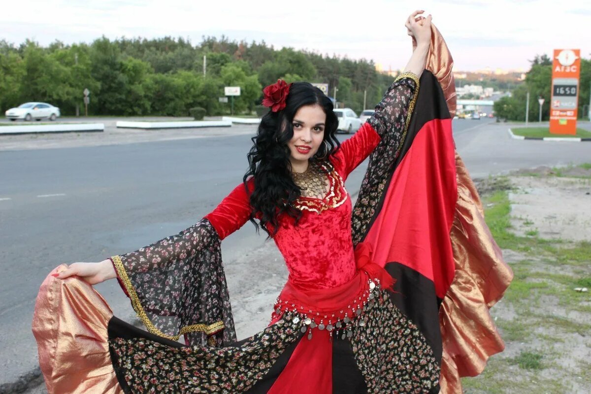 Цыганка (Фото: https://kasheloff.ru/photos/tsiyganskiy-rodnoy/50)