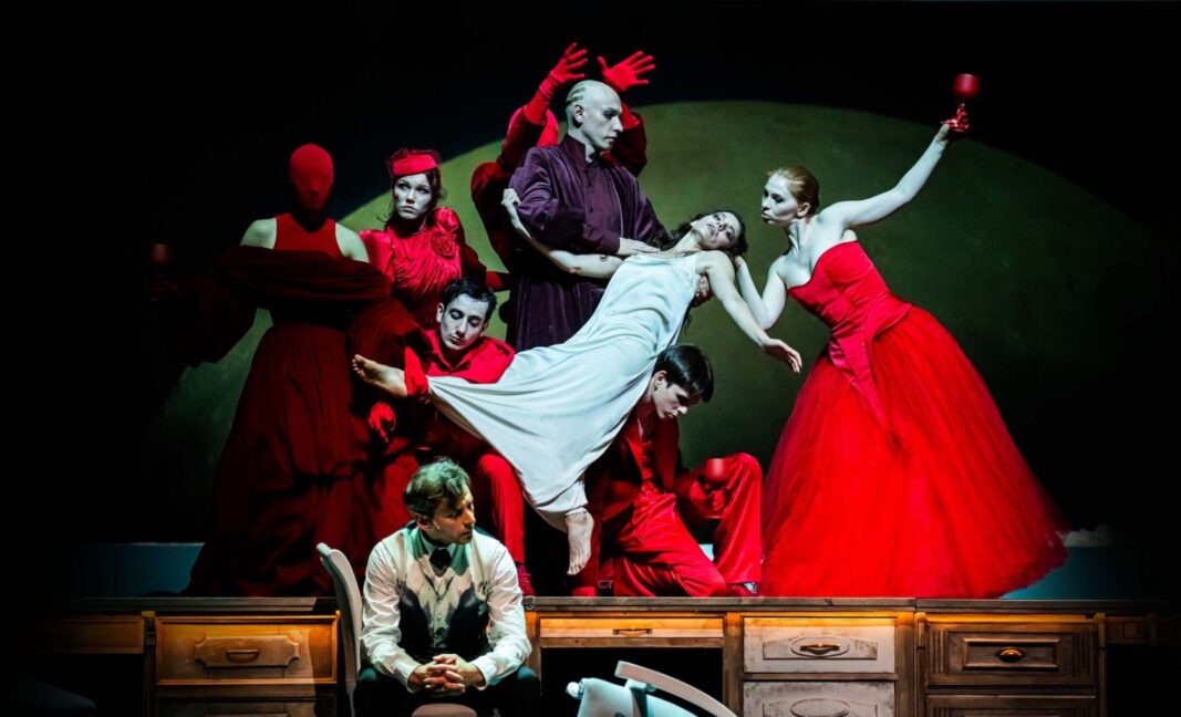 Листайте вправо, чтобы увидеть больше изображений