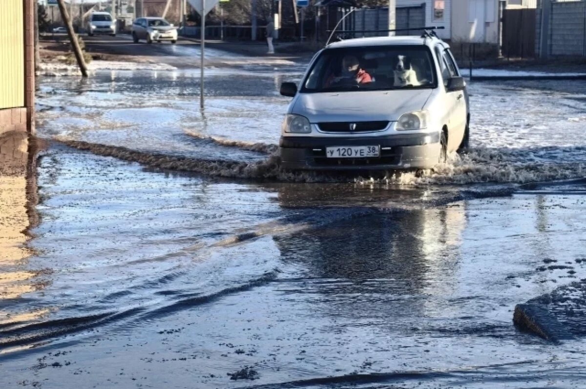    В затопленном Хомутовском муниципалитете Иркутской области ввели режим ЧС