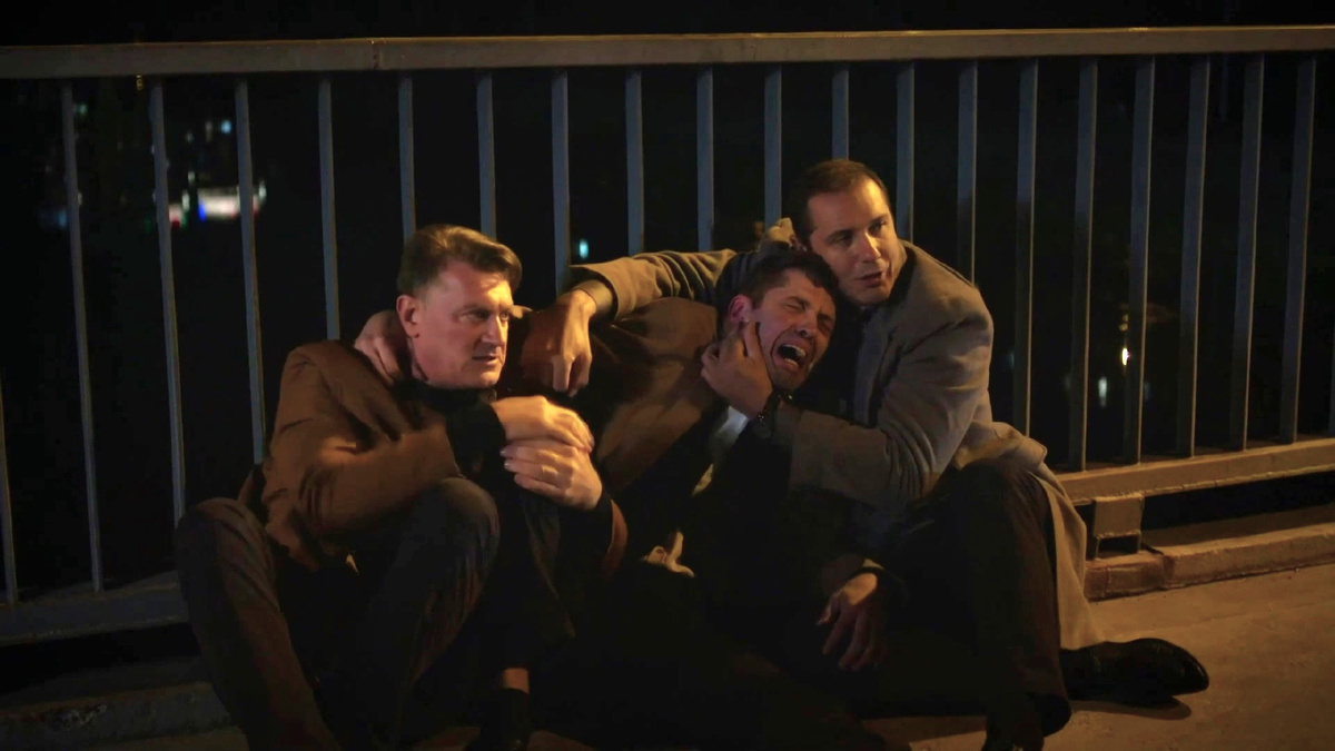 Скриншот из сериала "Я заберу твою семью"