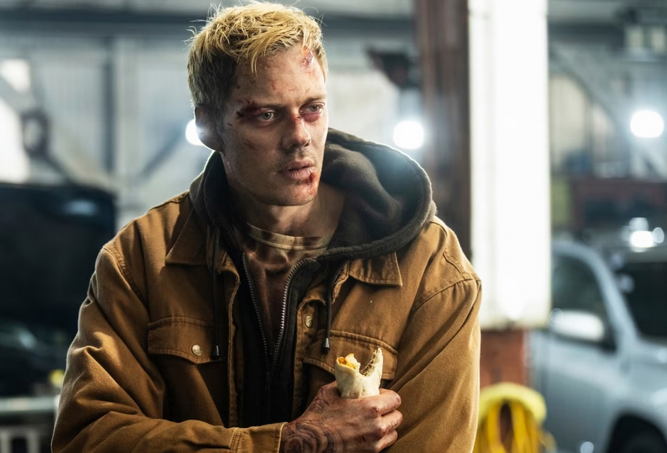 Билл Скарсгаард в хорроре "Западня"(2025).