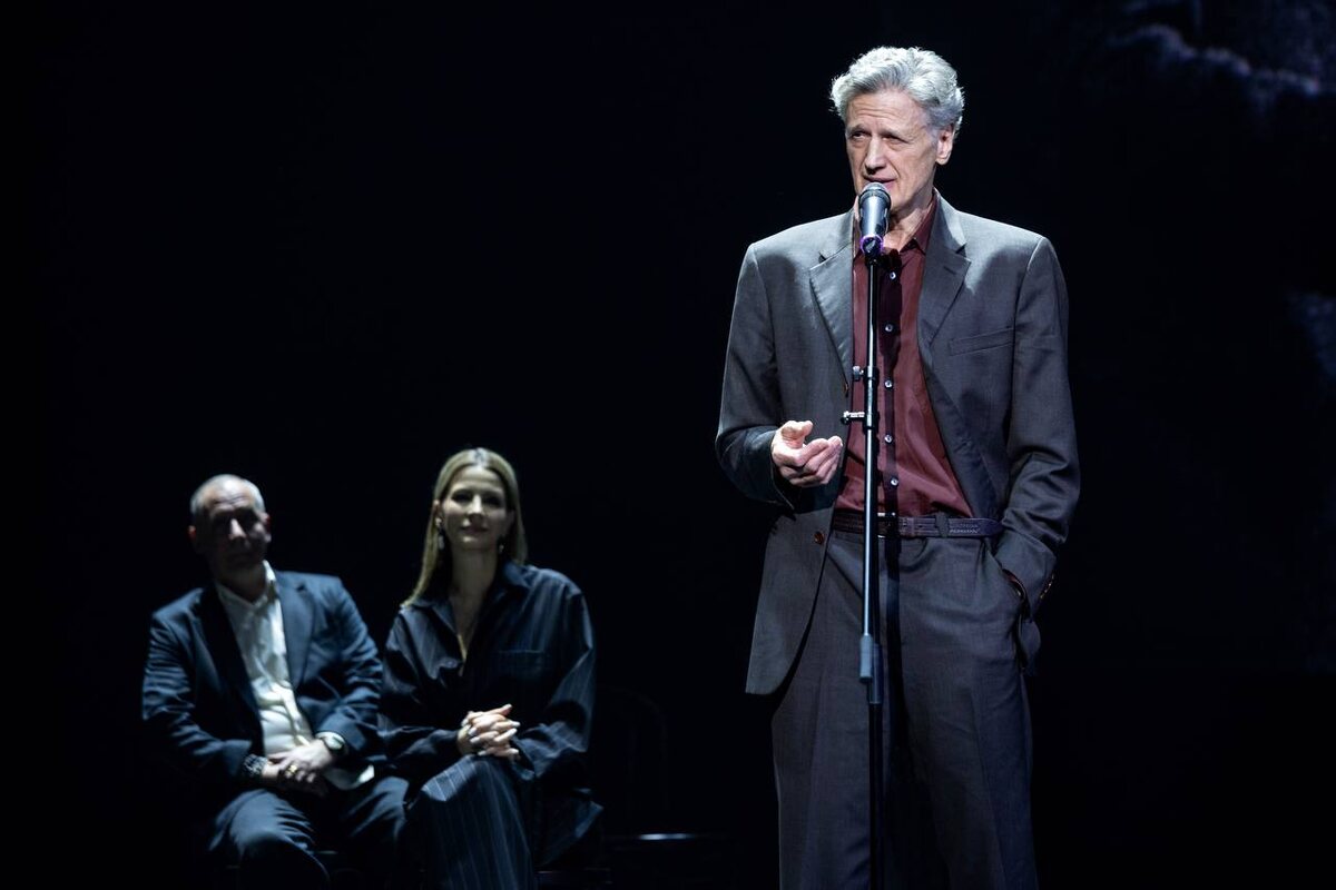 Актер, мастер дублирования Валерий Сторожик. Фото с официального Telegram-канал Театра Моссовета(@teatrmossoveta)