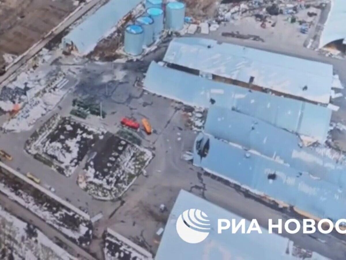    "Очень много противника осталось на этой дороге". Боец "Кай" об уничтожении техники ВСУ © РИА Новости