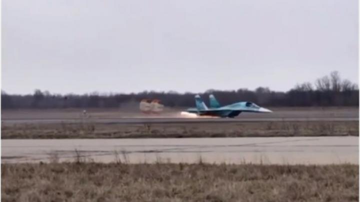 Кадр видео в канале "Фронтовая птичка"