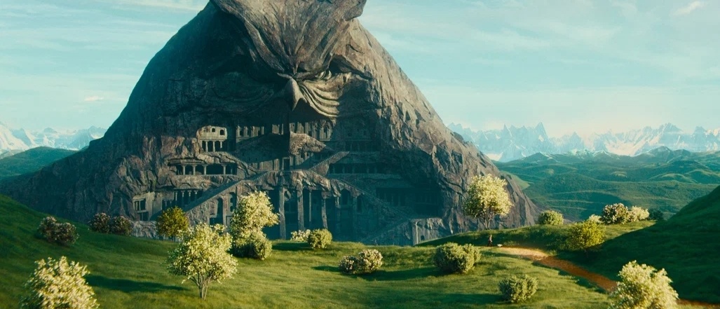 Замок Гингемы в виде совы. Кадр из фильма.