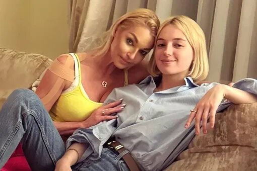 СтарХит (Ариадна Вдовина с матерью)