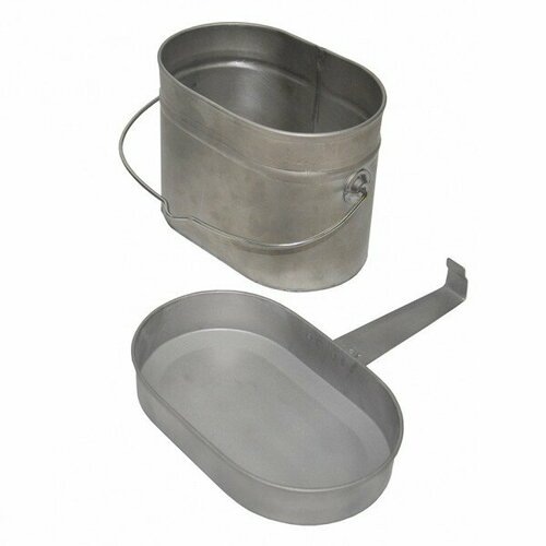 Вот так выглчдит этот котелок на сайте магазина. Обратим внимание на форму проволочной ручки, дальше про это будет. Фото из открытых источников интернета, извиняюсь за качество. 