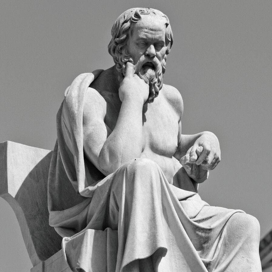 Памятник Сократу.