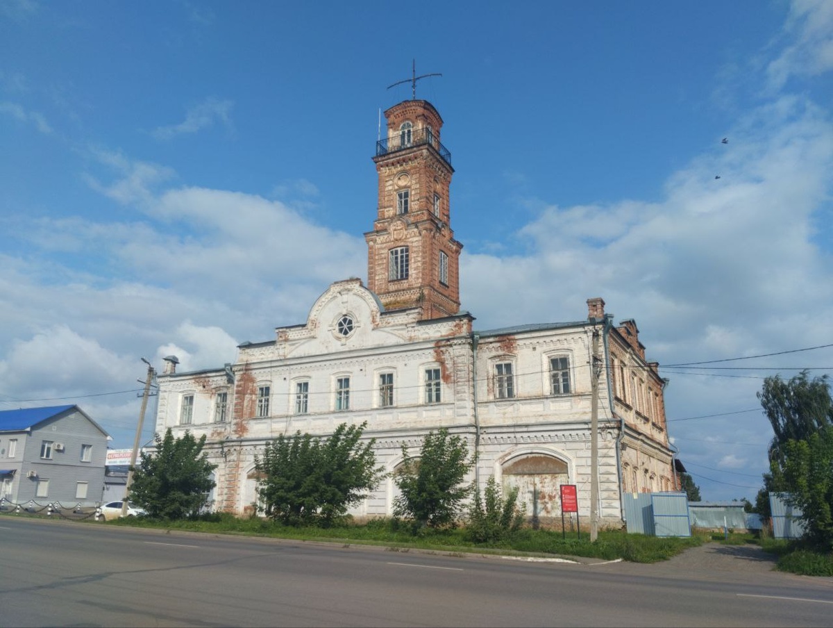 Сарапульская пожарная каланча - памятник архитектуры федерального значения. Фото автора.