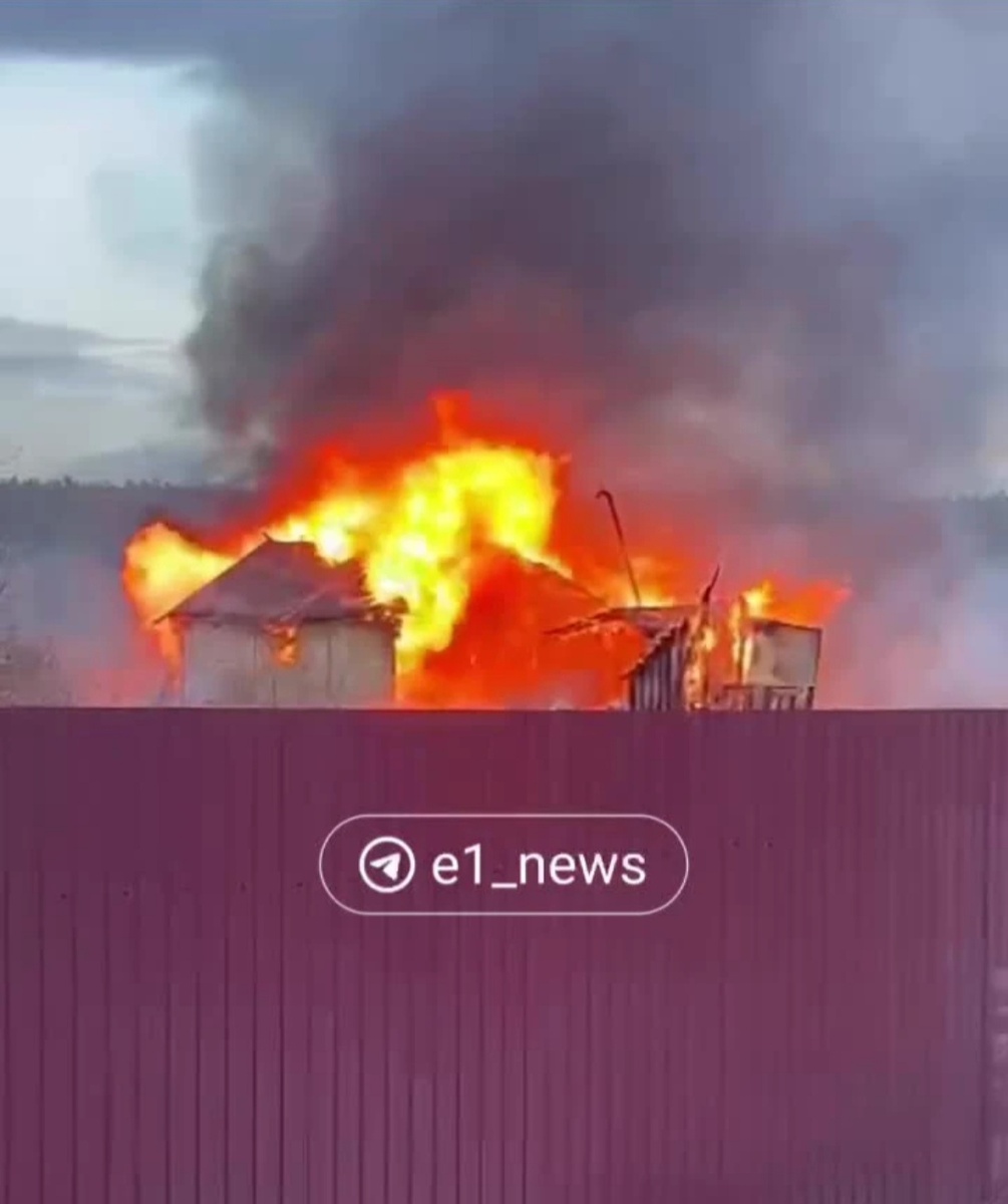 Экскаватор подъехал 