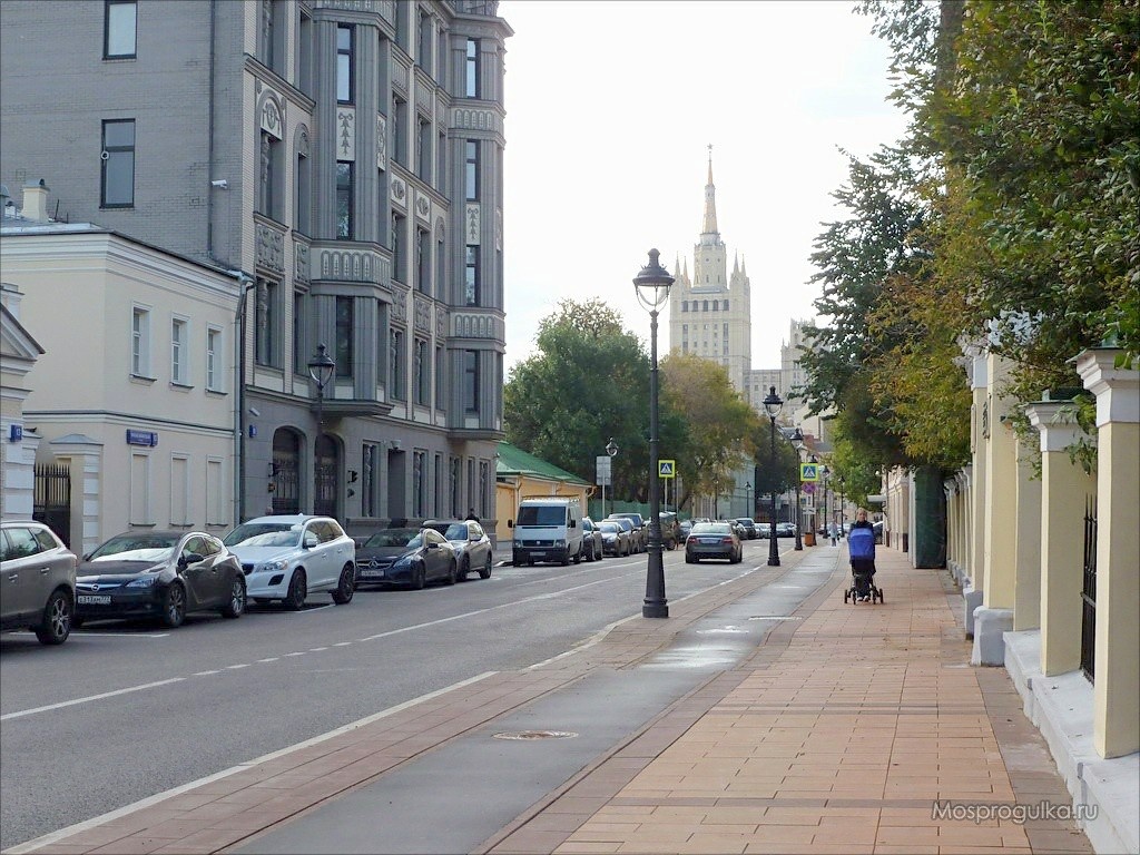 Малая Никитская, 15, дом Баскакова. 