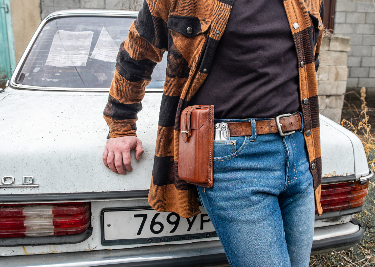 Сумка-пауч из натуральной кожи  для бронефона