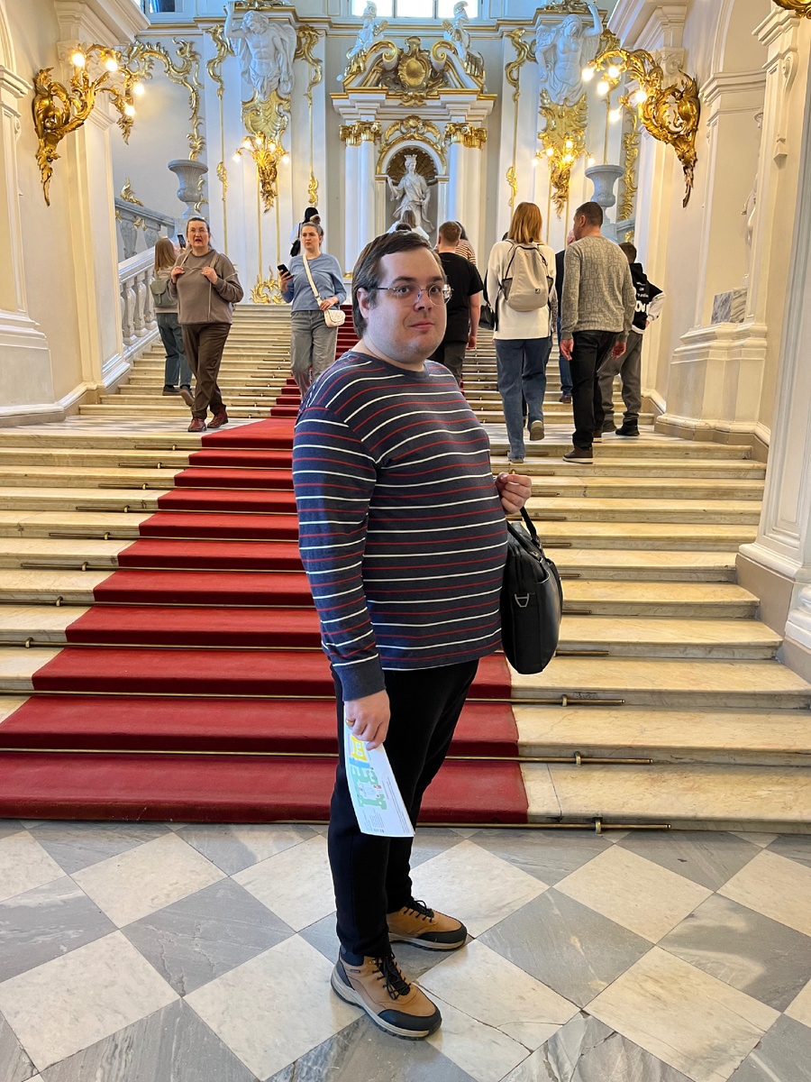 Фото 1. Иорданская лестница Зимнего Дворца (зал 2).