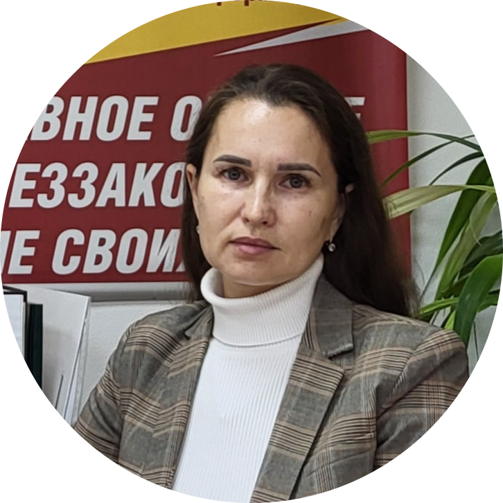 – В российском законодательстве отсутствуют понятие подарочного сертификата и нормы, которые бы регулировали данные правоотношения. Но точку в спорах о правах и обязанностях сторон поставил Мосгорсуд. В своем Определении от 02.07.2019 по делу № 33-28682 Мосгорсуд сделал вывод: деньги, внесенные при приобретении подарочного сертификата, являются авансом на покупку товаров в будущем. И если услуга не оказана, то можно отказаться от товаров или услуг, получив денежный эквивалент указанного в карте или сертификате номинала. К слову, это право распространяется даже, если вы уже потратили часть денег с сертификата, то можно получить остаток. Чтобы вернуть деньги, нужно с заявлением обратиться в магазин. В случае отказа жалуемся в Роспотребнадзор или обращаемся в суд, – разъяснила руководитель Центра защиты право граждан в Чебоксарах Наталия Муравьева.