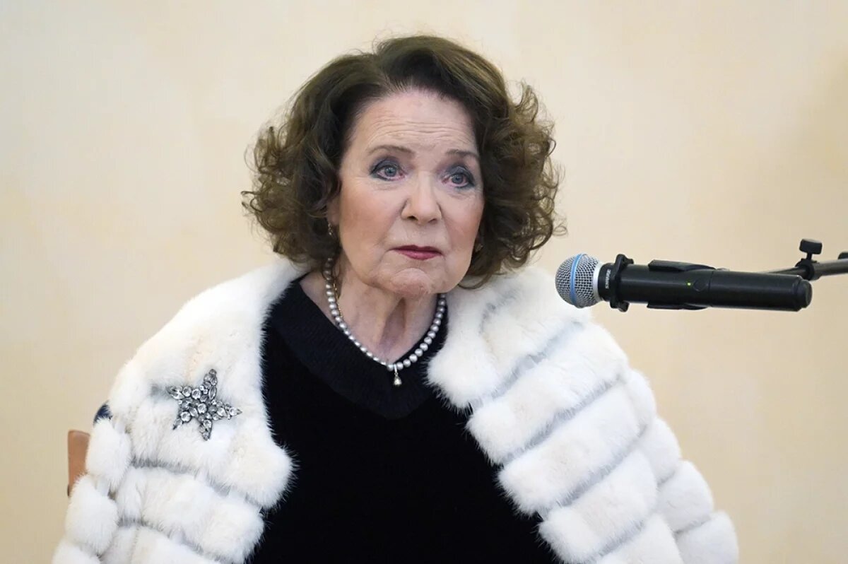    Лариса Голубкина.