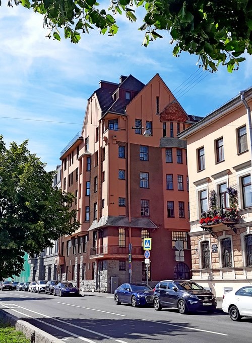 Доходный дом К. И. Капустина по адресу: наб Фонтанки, 159, арх. А.Ф. Бубырь /фото из личного архива, 2022/