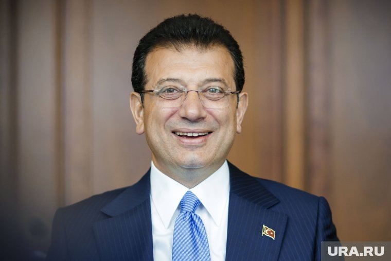 Имамоглу назвал «идиотами» тех, кто аннулировал его первую победу на выборах главы Стамбула
Фото: IMAGO/Thomas Trutschel/www.imago-images.de/Global Look Press