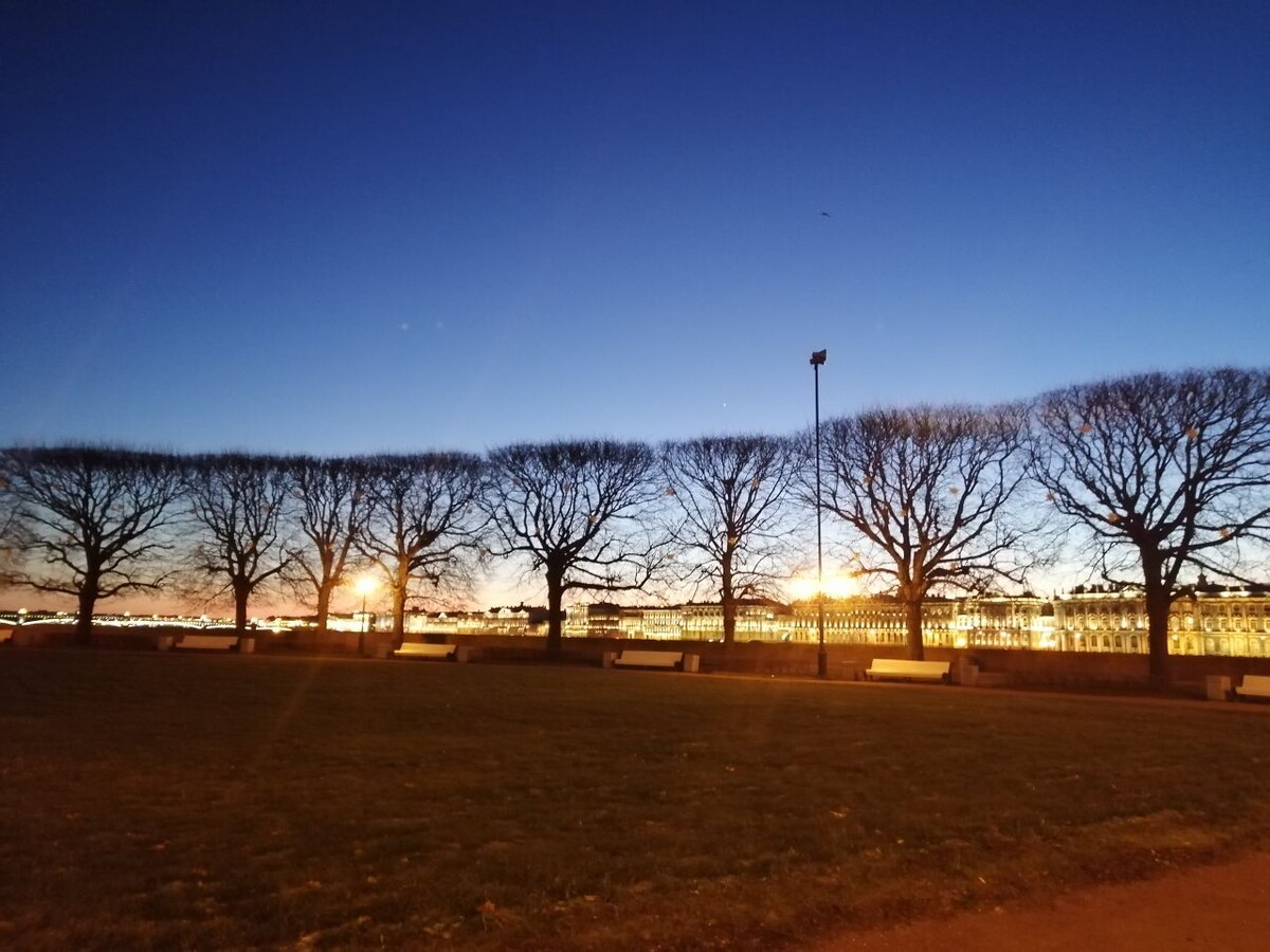 Петербург. Рассвет на набережной