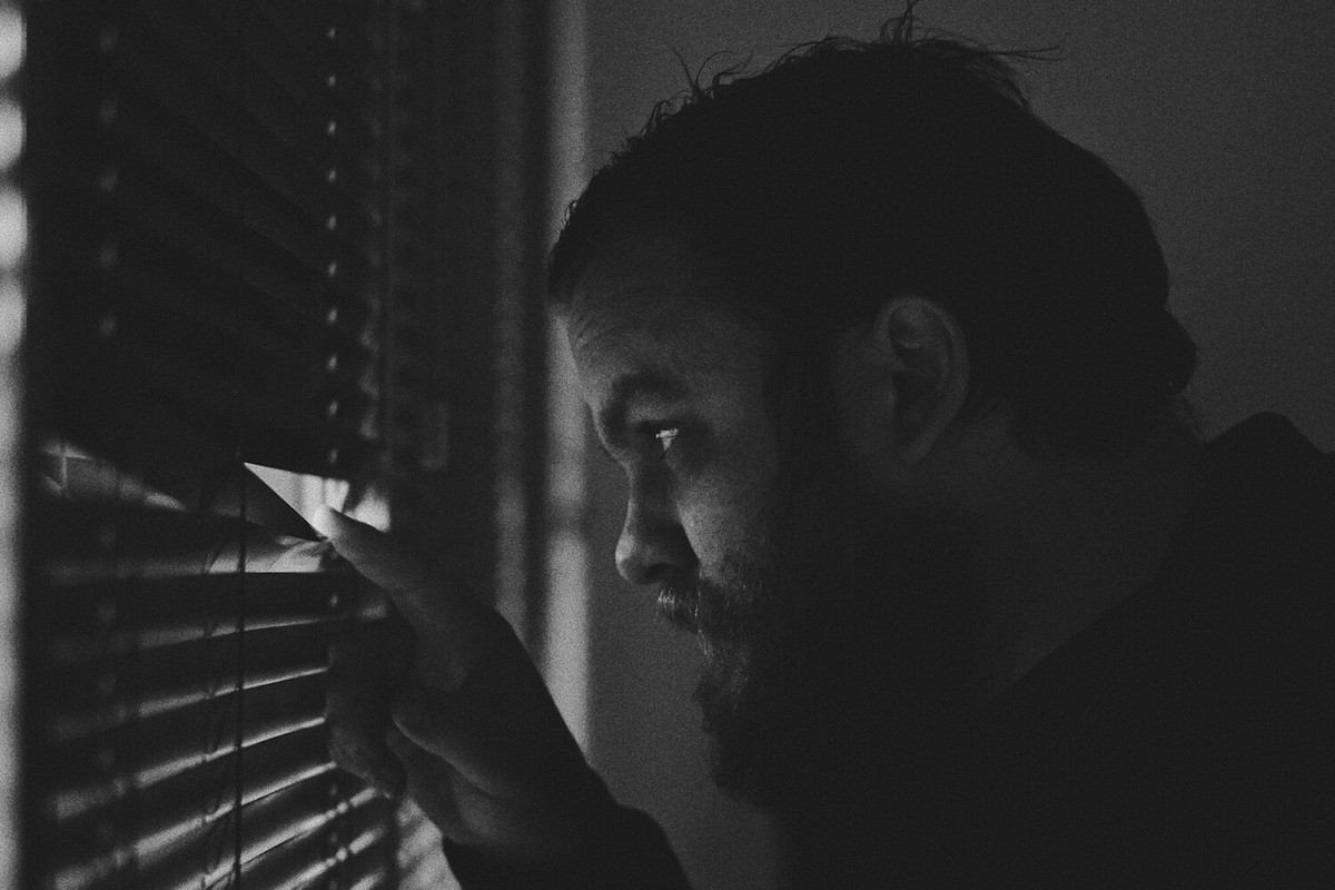     Почему людям нравится вуайеризм — и что это такое? Узнайте секреты из психологии, кино и литературы!