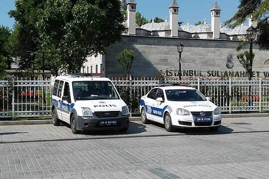    В Стамбуле полиция применила газ против протестующих