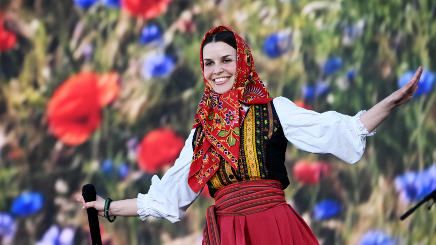 Татьяна Куртукова – «Матушка Земля. взята из интернета.