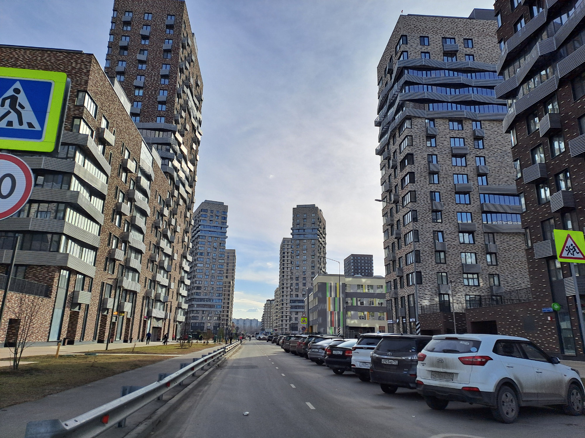 В районе метро Спартак