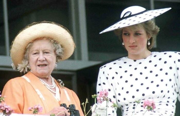 Королева-мать и принцесса Диана, 1986 год / Фото: marieclaire.ru