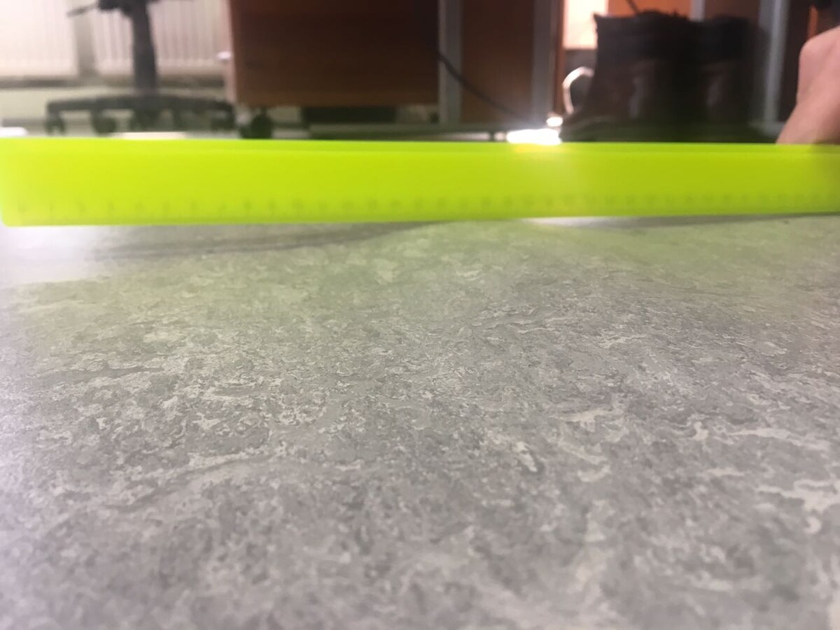 Пузыри под линолеумом из-за неподсушенного клея