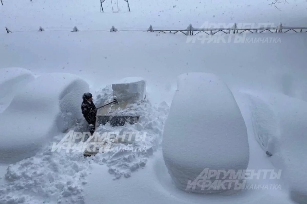    Мощный циклон продолжает действовать в столице Камчатки