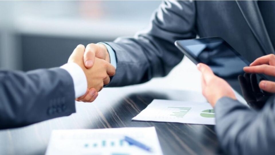    Работа. Договор. Источник: pixabay.com