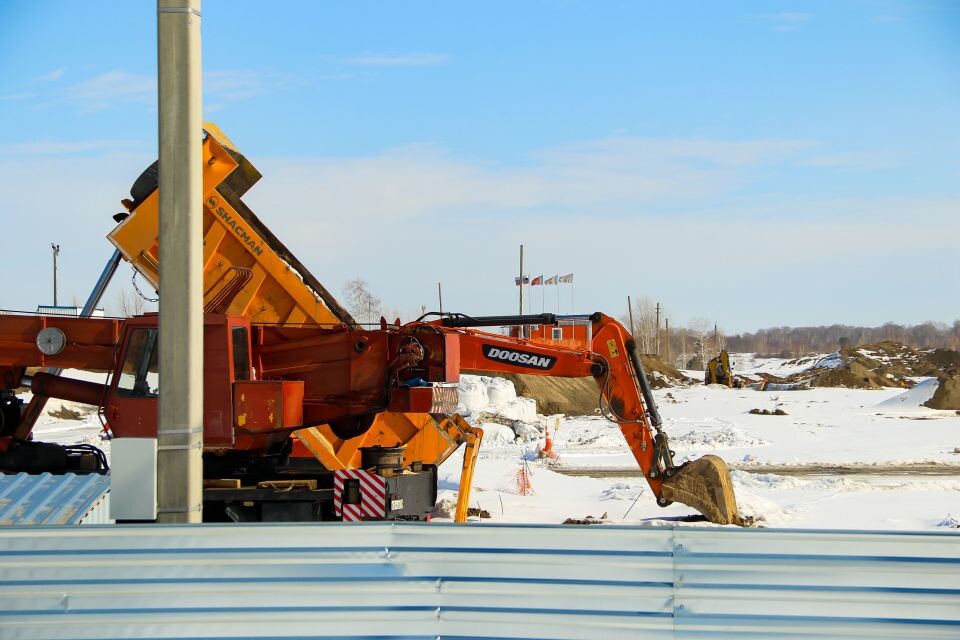    Строительство крупного логистического центра в Новоалтайске. Март 2025 года. Источник: Виталий Барабаш