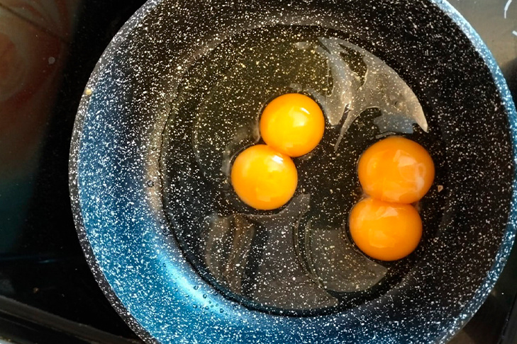    Фото необычной глазуньи предоставлено изданием "Краснозерская новь"